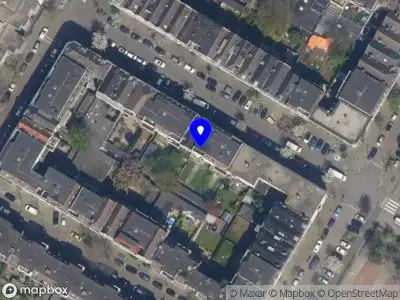 Ambulance met grote spoed naar de Erasmusstraat in Rotterdam