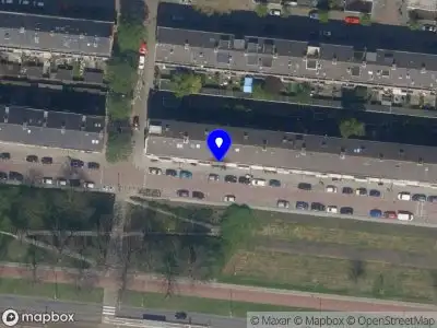 Ambulance met grote spoed naar de Schiedamseweg Beneden in Rotterdam