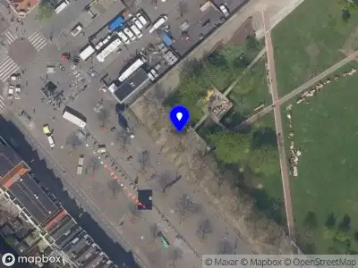 Ambulance met grote spoed naar de Pretorialaan in Rotterdam
