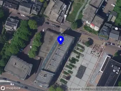 Ambulance met gepaste spoed naar de Raadhuisplein in Alblasserdam