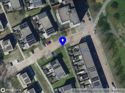 Ambulance met gepaste spoed naar de Vuurvlinderweg in Hoogvliet Rotterdam