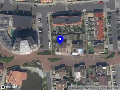 Ambulance met grote spoed naar de Fascinatio Boulevard in Capelle aan den IJssel