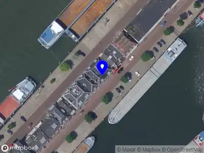 Ambulance met gepaste spoed naar de Binnen Kalkhaven in Dordrecht