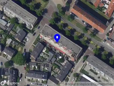 Ambulance met gepaste spoed naar de Van Eesterensingel in Alblasserdam