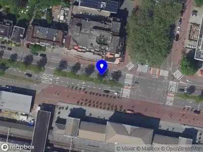 Ambulance met gepaste spoed naar de Stationsplein in Dordrecht