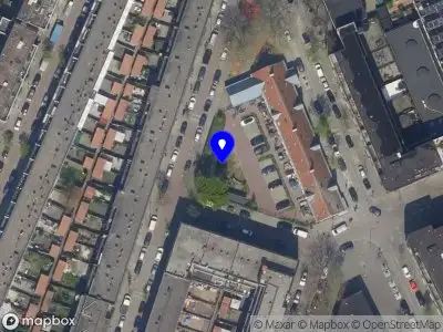 Ambulance met gepaste spoed naar de Jan Kobellstraat in Rotterdam