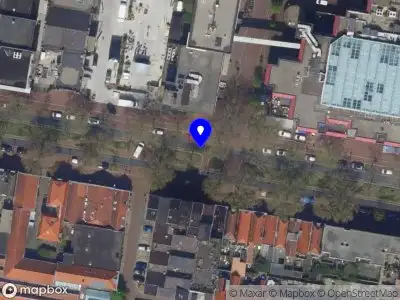 Ambulance met gepaste spoed naar de Langegracht in Leiden