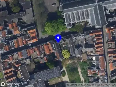 Ambulance met gepaste spoed naar de Jan Pesijnshof in Leiden
