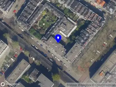 Ambulance met gepaste spoed naar de Zomerhofstraat in Rotterdam