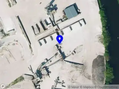 Brandweer met grote spoed naar de Nijbracht in Emmen vanwege voertuigbrand