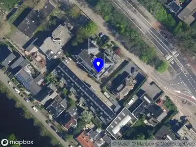 Ambulance met grote spoed naar de Kloosterhof in Uithoorn