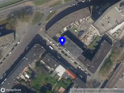 Ambulance met grote spoed naar de Puttershoekstraat in Rotterdam