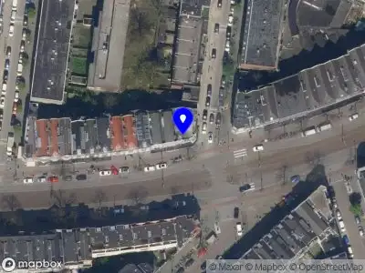 Ambulance met grote spoed naar de Vierambachtsstraat in Rotterdam