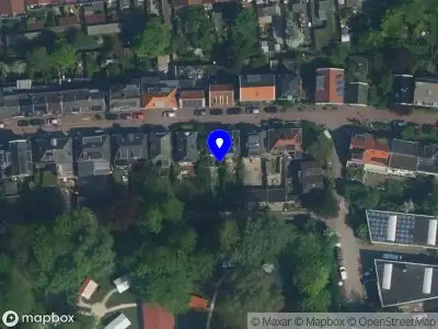 Ambulance met grote spoed naar de Meerpad in Amsterdam
