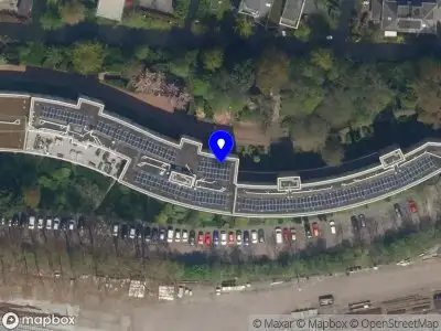 Ambulance met grote spoed naar de Kralingse Kerklaan in Rotterdam