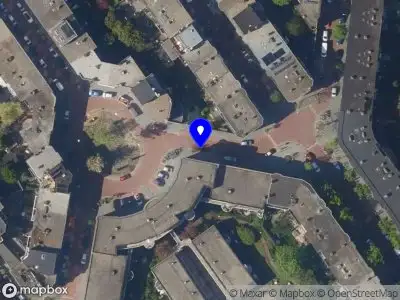 Ambulance met grote spoed naar de 3e Joan Maetsuyckerstraat in 's-Gravenhage