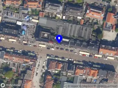 Ambulance met grote spoed naar de Kleiweg in Rotterdam