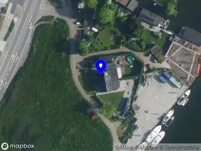 Politie naar de Weesperweg in Muiden vanwege aanrijding met letsel