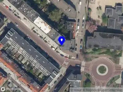 Ambulance met grote spoed naar de Prof. Kamerlingh Onneslaan in Schiedam