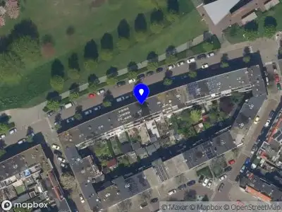 Ambulance met grote spoed naar de Vlaardingerdijk in Schiedam