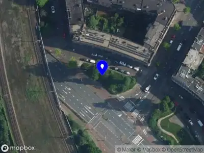 Ambulance met grote spoed naar de Paleisstraat in Amsterdam