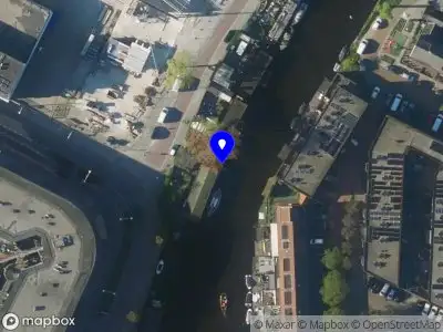 Ambulance met grote spoed naar de Kwakeloever in Alkmaar