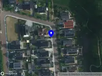 Ambulance met grote spoed naar de Maanhof in Amsterdam