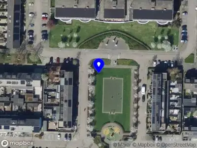 Brandweer met grote spoed naar de Serenadelaan in Barendrecht vanwege reanimatie