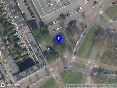 Ambulance met grote spoed naar de Stadhoudersweg in Rotterdam