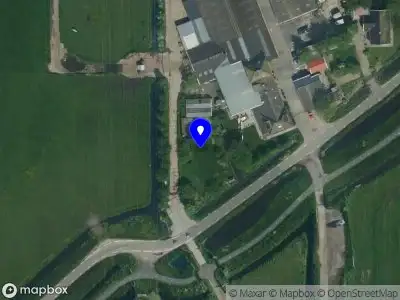 Ambulance met grote spoed naar de Middenlaan Zunderdorp in Zunderdorp