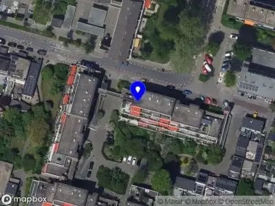 Ambulance met grote spoed naar de Vredenburg in Dordrecht