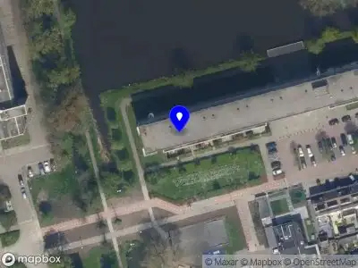 Ambulance met grote spoed naar de Meidoornveld in Capelle aan den IJssel