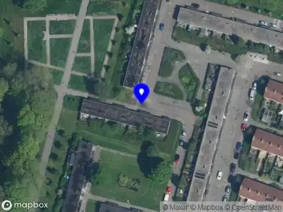 Ambulance met grote spoed naar de Burgemeester Vening Meineszlaan in Amsterdam