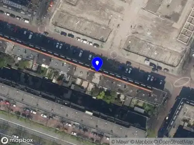 Ambulance met grote spoed naar de Bas Jungeriusstraat in Rotterdam