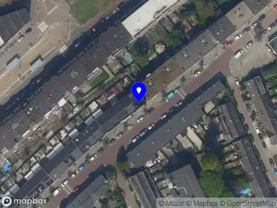 Ambulance met grote spoed naar de Katendrechtse Lagedijk in Rotterdam