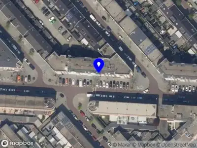 Ambulance met gepaste spoed naar de Bloemfonteinstraat in Rotterdam