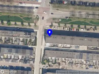 Ambulance met grote spoed naar de Gerstakker in Schiedam