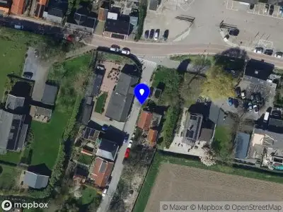 Ambulance met grote spoed naar de Westdijk in Heinenoord