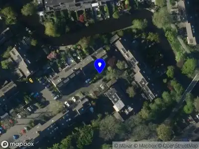 Ambulance met grote spoed naar de Muiderwaard in Alkmaar