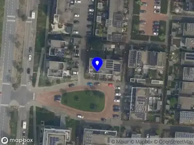 Ambulance met grote spoed naar de Santorinihof in Rotterdam