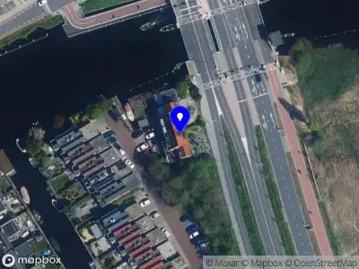 Politie met grote spoed naar de Burgemeester Kasteleinweg in Aalsmeer vanwege ongeval met letsel