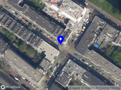 Ambulance met grote spoed naar de Heemsteêstraat in Rotterdam
