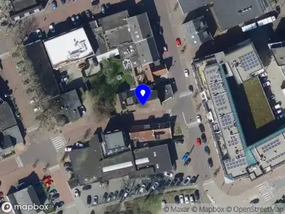 Ambulance met grote spoed naar de Werkersdijk in Rhoon
