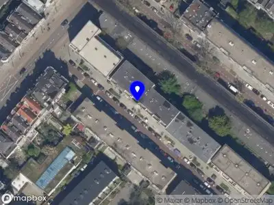 Ambulance met grote spoed naar de Banierstraat in Rotterdam