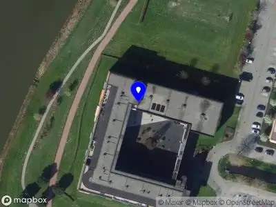 Ambulance met grote spoed naar de Debussyring in Oud-Beijerland