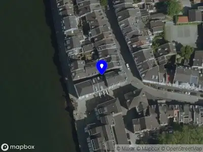Brandweer met gepaste spoed naar de Kaleminkstraat in Maastricht vanwege een liftopsluiting