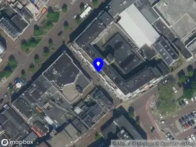 Ambulance met grote spoed naar de Raadhuisstraat in Beverwijk