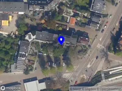 Ambulance met grote spoed naar de Villapark in Rotterdam