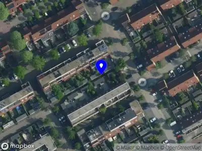 Ambulance met grote spoed naar de Meelbeskamp in Diemen