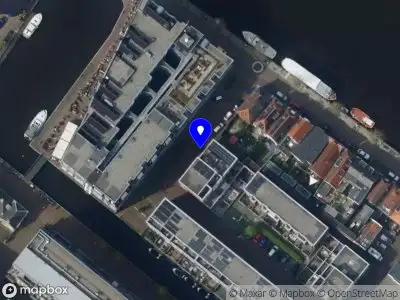 Ambulance met grote spoed naar de Zandersbuurt in Alkmaar